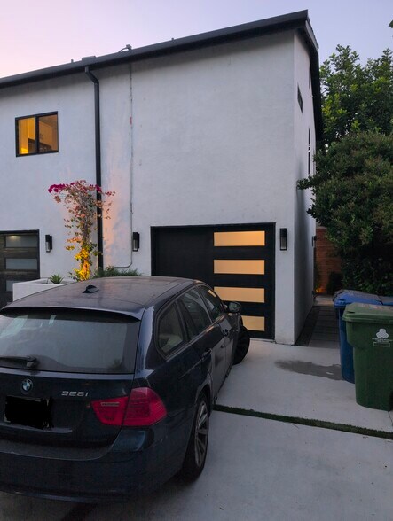 Primary Photo - 4331 Allott Ave