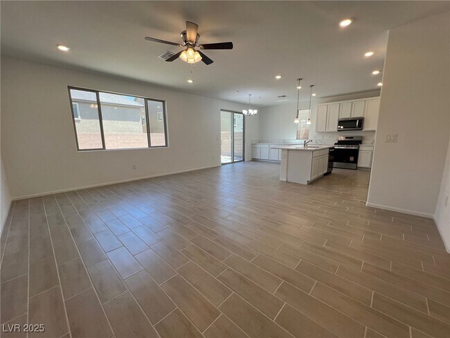 Building Photo - 7470 S Pioneer Way