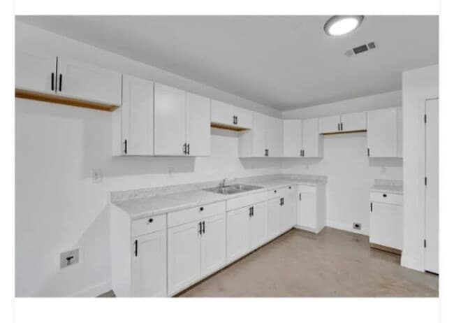 Building Photo - 3116 Pacific Ave