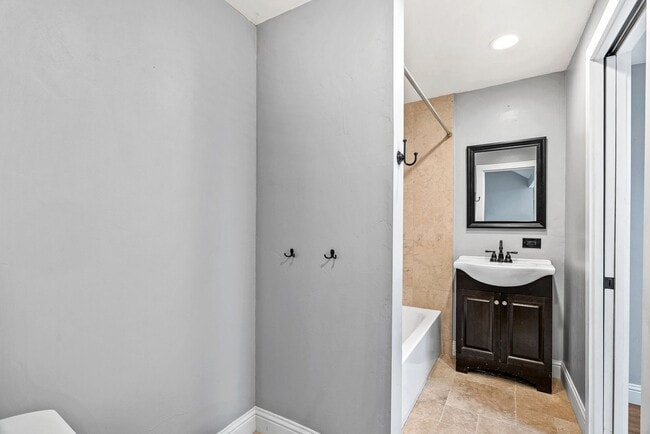 Building Photo - 1st Month FREE!! Riverfront Haven with Pri...