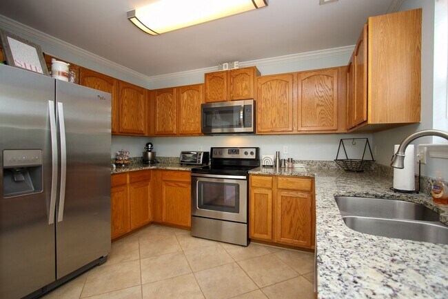 Building Photo - 109 Burgundy Rd