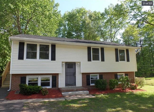 Building Photo - 1624 Darby Dr