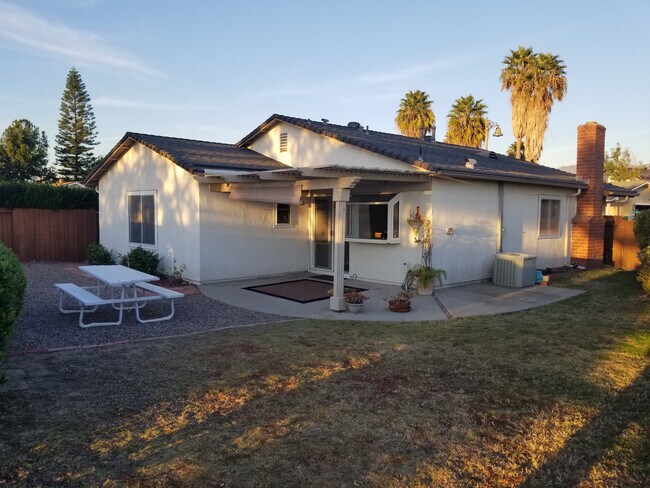 Building Photo - Home with View! 3 Bedroom 1.5 Bath Home,