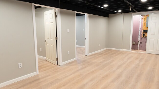 Building Photo - 144 Texas Ave