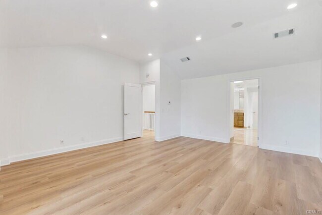Building Photo - 4410 Park Jazmin
