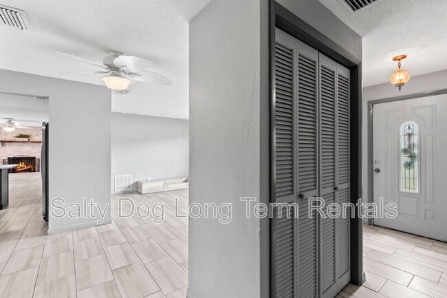 Building Photo - 800 Black Duck Dr