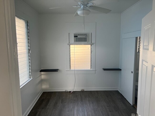 Building Photo - Pet-Friendly 1BR in Honolulu’s Kapahulu Ar...