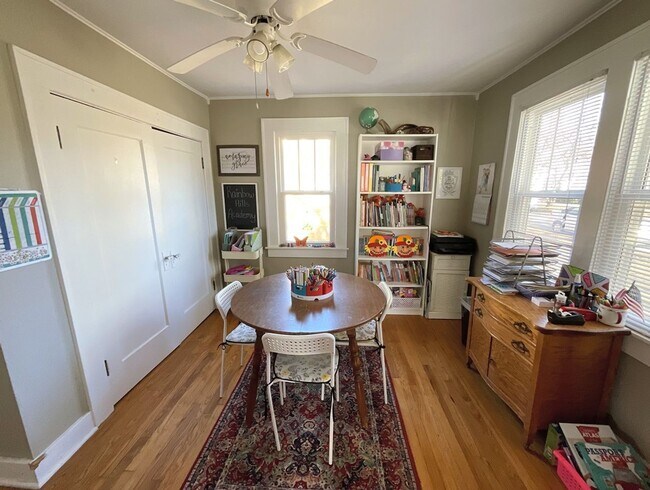 Building Photo - COLLEGE PRE-LEASING