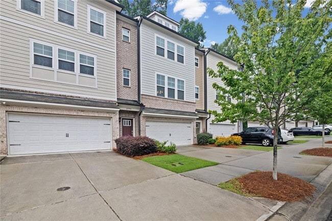 Building Photo - 2779 White Oak Ln