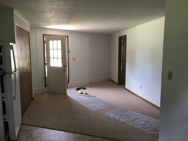 Living Room - 800 Village Dr