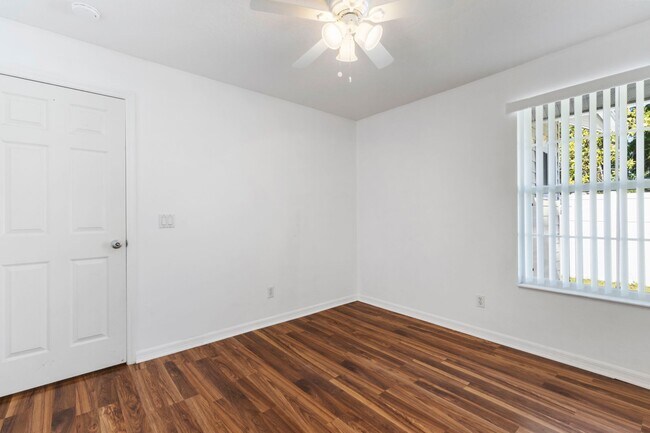 Building Photo - Charming Renovated 4BR/3BA Single Family Home