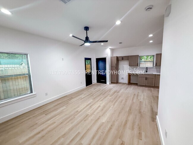 Building Photo - 1337 W Bewick St