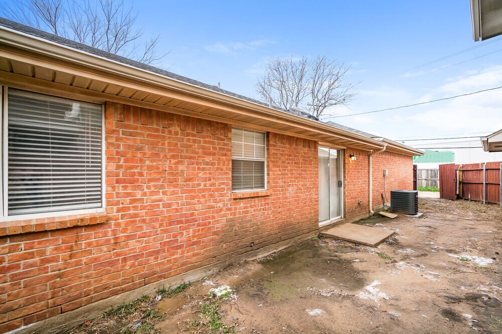 Building Photo - 709 Greenridge Dr