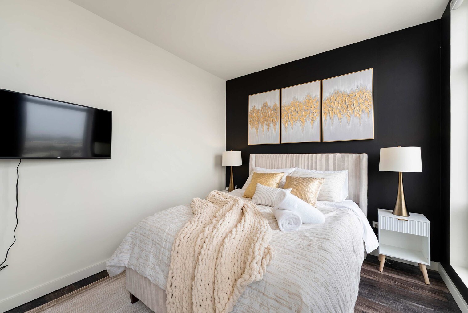 Building Photo - 1122 W Chicago Ave