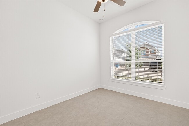 Building Photo - 4916 Northern Wds Dr