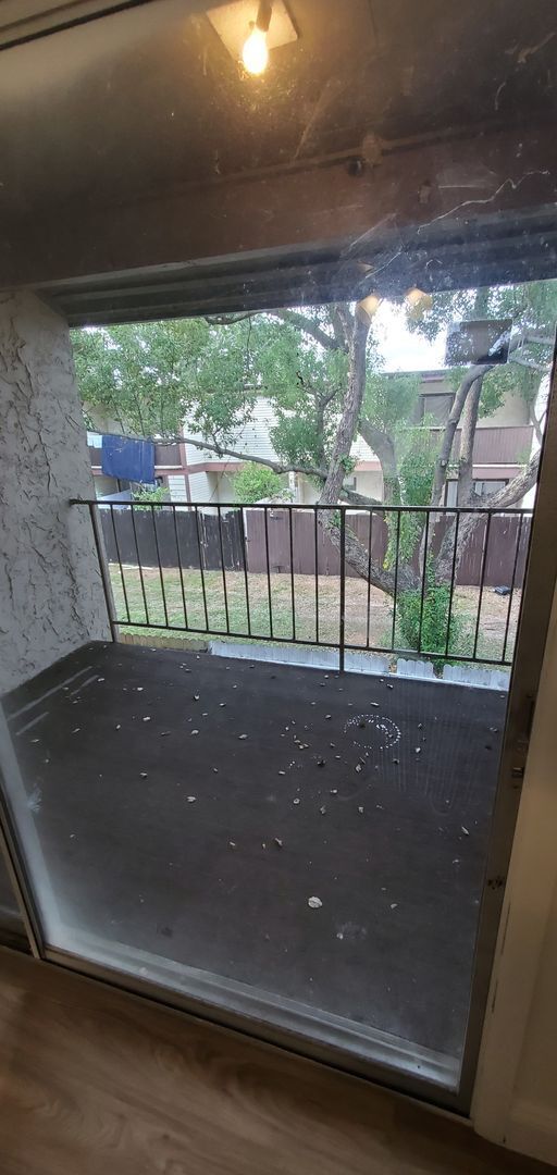 Building Photo - Spacious 2 bedroom near the Mall at Millenia