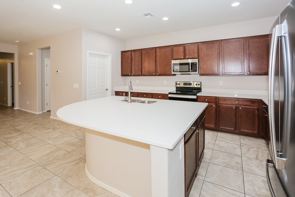 Building Photo - 6405 S 47th Dr