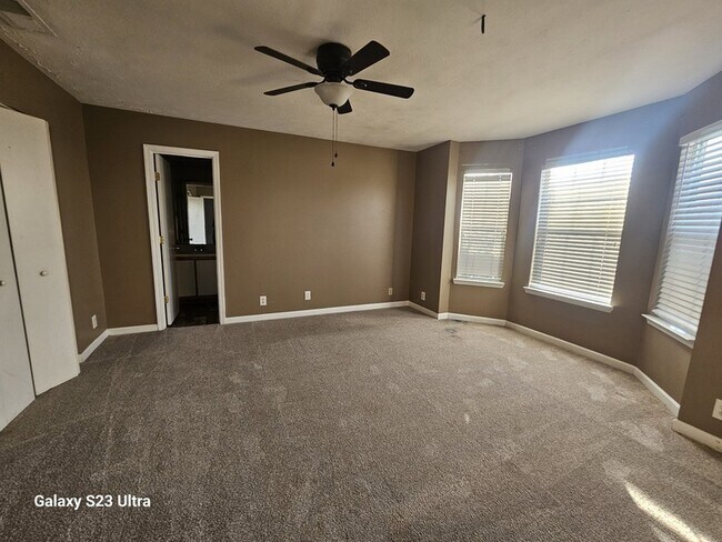 Building Photo - 1209 Akins Ridge Dr