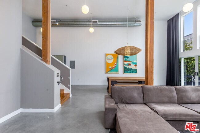 Building Photo - 4215 Glencoe Ave