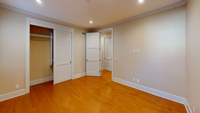 Building Photo - 244-248 B Ave