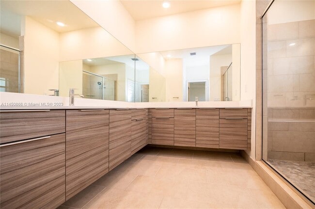 Building Photo - 8911 NW 160th Ter