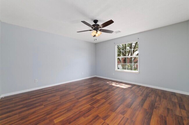 Building Photo - 2218 Laurel Birch Dr