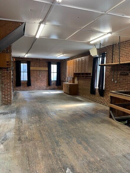 Building Photo - 10 Coral St