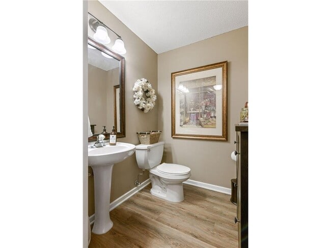 Building Photo - 680 N 2nd St