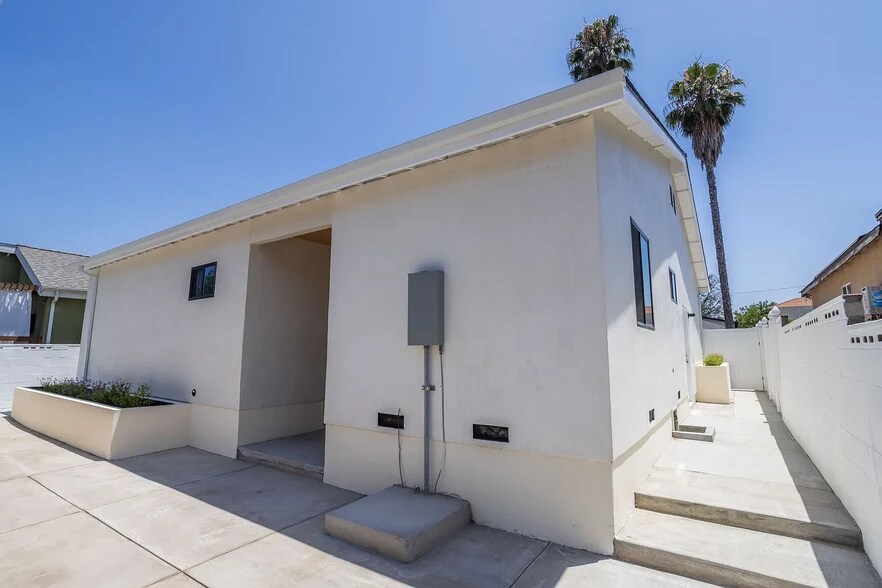 Building Photo - 17905 Bullock St