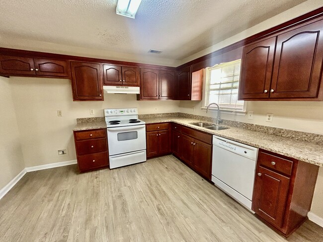 Building Photo - 802 N Taylor Ct