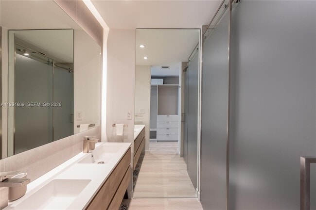 Building Photo - 255 Galen Dr