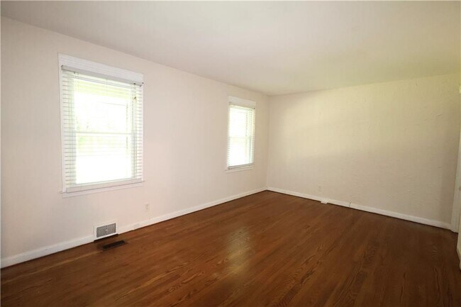 Building Photo - 1540 Alverado Way