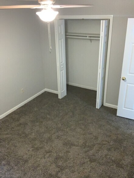 Building Photo - 406 Missionary Ave