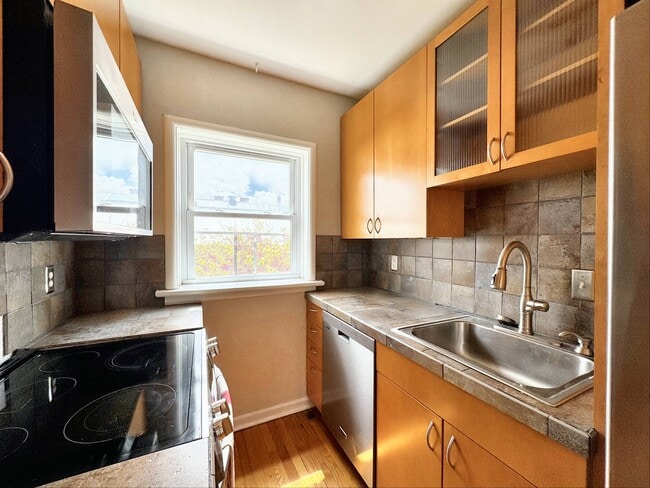 Building Photo - 1528 N Emerson Street Unit 7, Denver CO, 8...