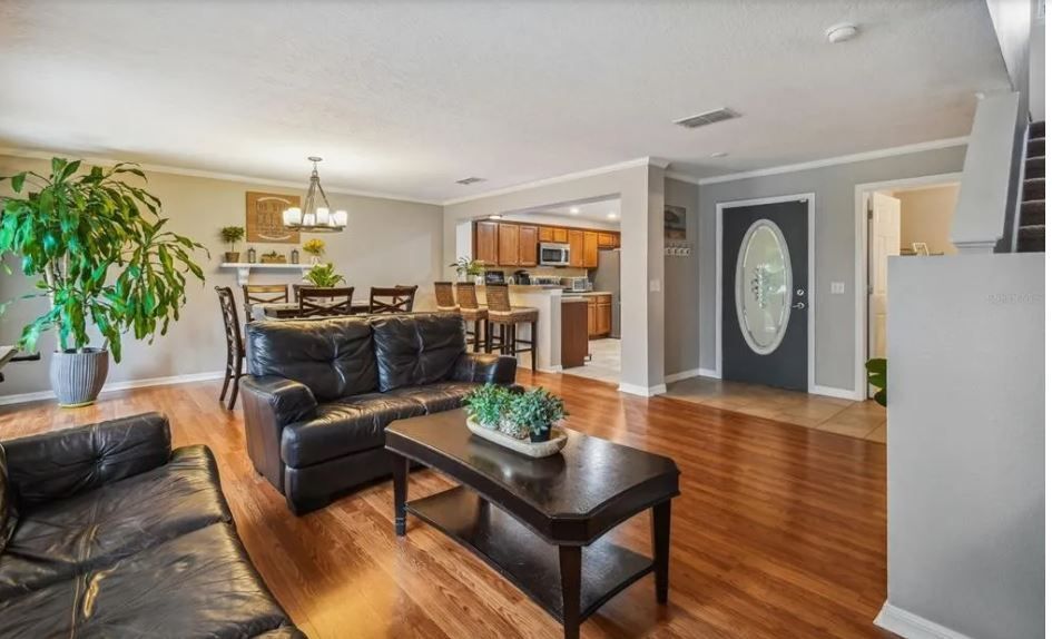 Building Photo - 2403 Hassonite St