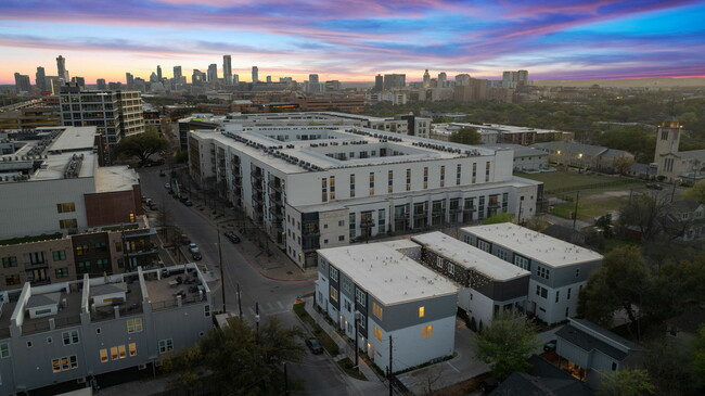 Building Photo - 3500 Harmon Ave