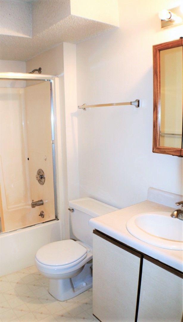 Building Photo - $1,095 | 2 Bedroom, 1 Bathroom Condo | Pet...