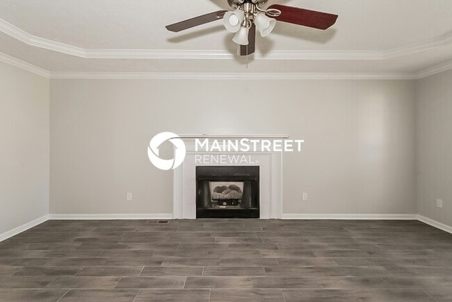 Building Photo - 5 Bedroom Pet-Friendly Home in Jackson, TN with Main Street Renewal