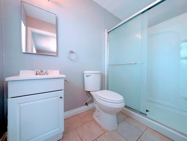 Building Photo - 4 bed with Dual master bedrooms and Solar ...