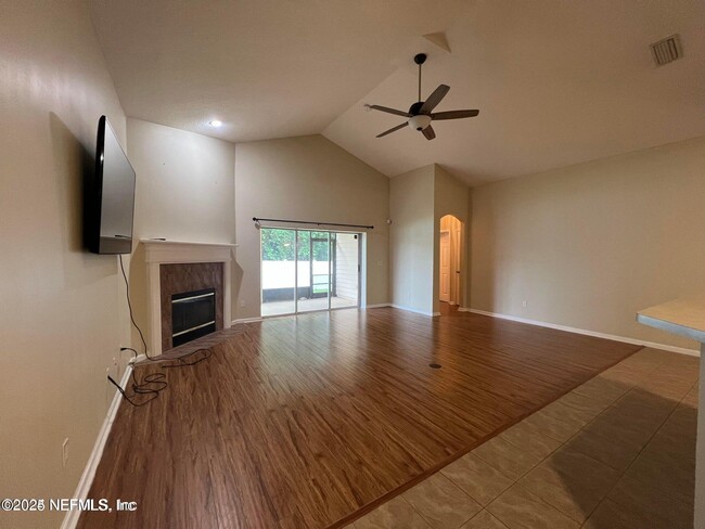 Building Photo - 3466 Laurel Leaf Dr