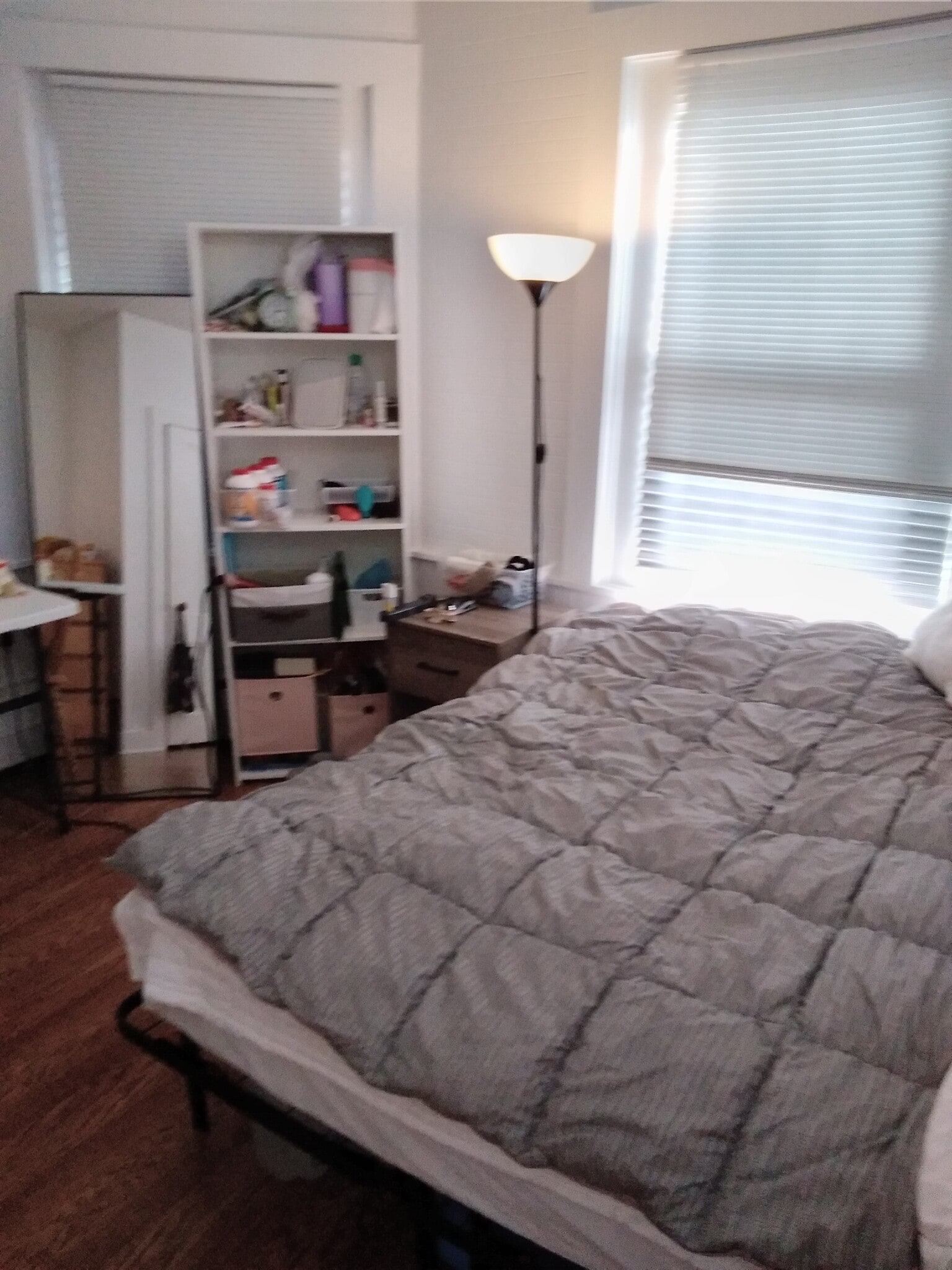 BR 1 - 927 E State St