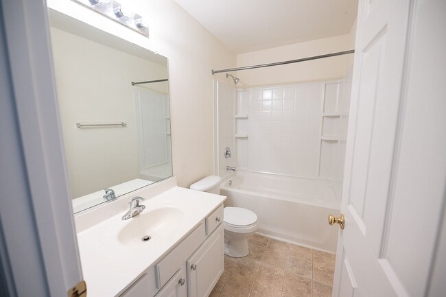 Building Photo - Spacious beautiful 4 bedroom 2.5 bath home  In Greensboro with an office/upstairs loft/ sunroom/ ...