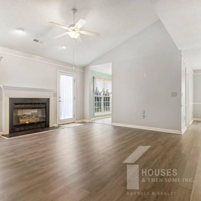 Building Photo - 110 Stonington Way