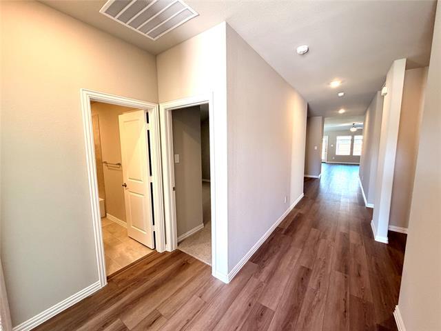 Building Photo - 600 Tidal Dr