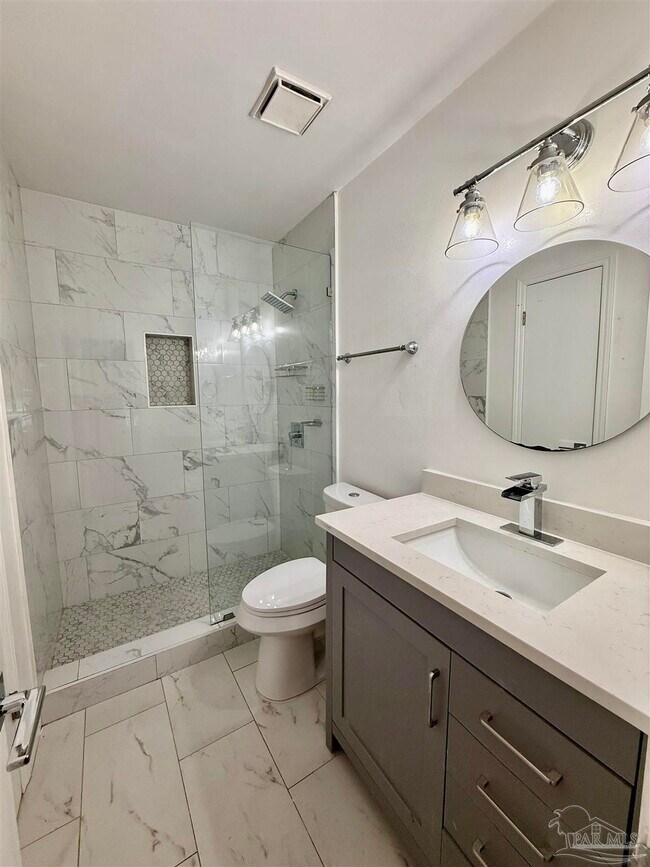 Building Photo - 1305 Heatherwood Cir