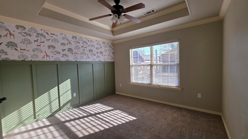 Building Photo - 3105 SW Pine Valley Rd