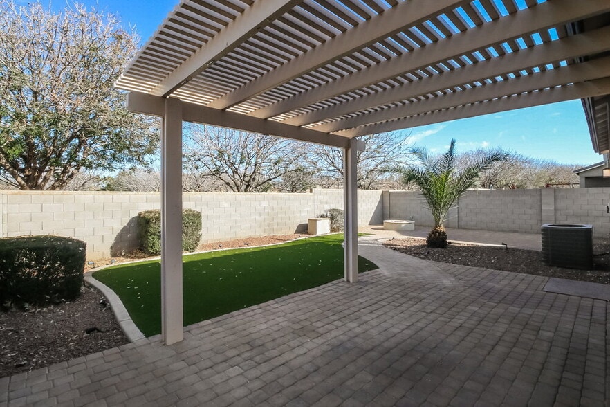 Building Photo - 3875 S Dew Drop Ln