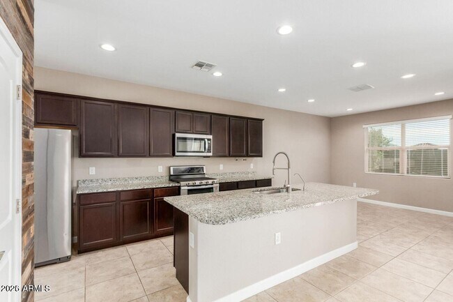 Building Photo - 29539 W Whitton Ave