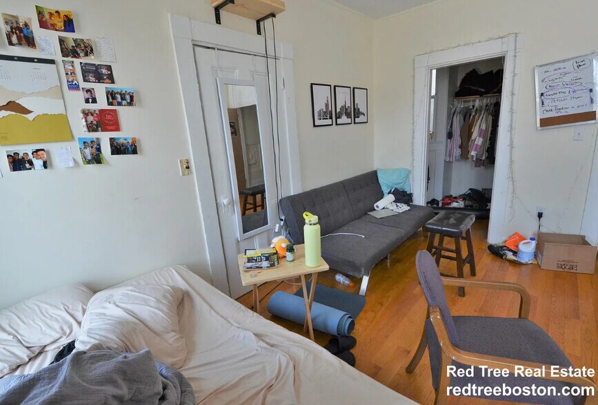 Apt 14 - 35 Brookline St
