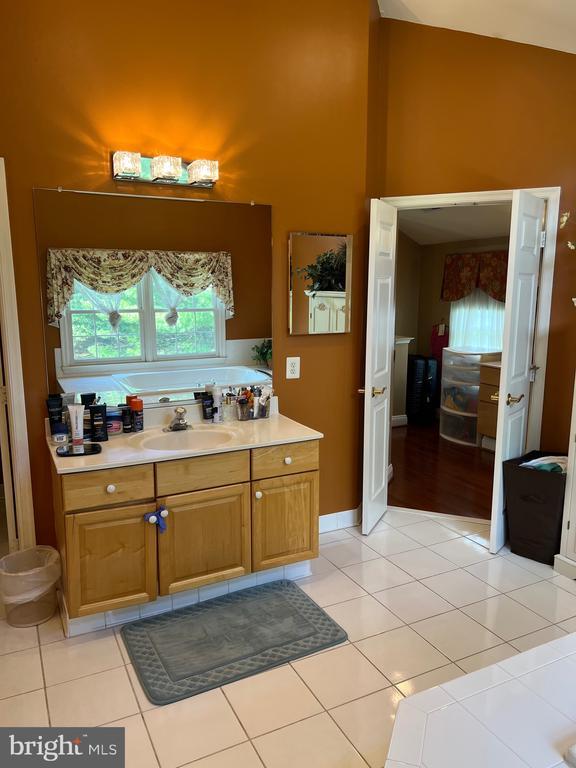 Building Photo - 3911 Arbor Crest Way